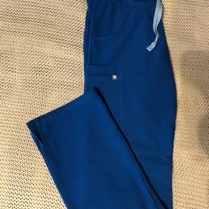 Figs Women Kade Cargo Scrub Pants